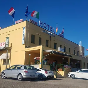 La Candela Hotel
